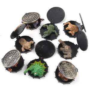 Set di 8 figurine realistiche di animali e mostri con basi a forma di tombino per bambini