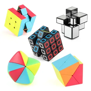 Set da 5 cubi magici inclusi classico 3x3, specchio argento e cubi di velocità puzzle