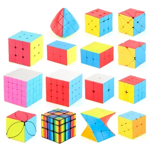 Collection de cubes de vitesse lisses et divers puzzles géométriques 3D colorés