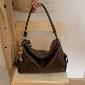 Grand Sac Cabas en Cuir PU pour Femmes Vintage Simple Hobo Sac à Épaule Avec Pendentif Miroir Coeur Léopard pour le Quotidien