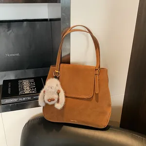 Vintage PU Leather Bucket Bag Korean Style Large Capacity Shoulder Tote Bag With Fuzzy Rabbit Pendant Retro Commute Handbag For Women