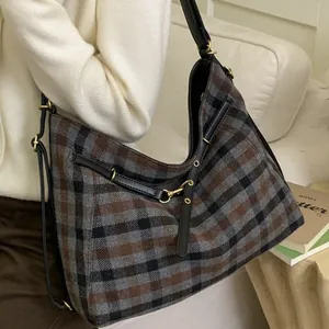 Vintage plaid canvas tote bag with large capacity and leather straps for daily commute
