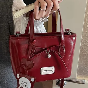 Vintage Lackleder Beuteltasche Damen Mit Schleife Und Bärenanhänger Retro Schultertasche Umhängetasche Mode Tragetasche