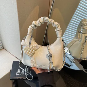 Women Fashion Pleated Handle Crossbody Bag With Artificial Pearl Heart Pendant PU Leather Chain Shoulder Bag Retro Small Hobo Handbag