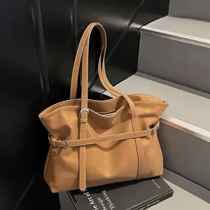 Damen Vintage Große Kapazität Tragetasche Casual PU Leder Unterarmtasche Mit Kontrastnähten Und Gürtelschnalle Schultertasche