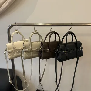Sacs à main rétro chics en quatre couleurs avec boucles dorées et bandoulière réglable