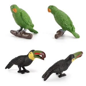 Set educativo de cuatro figuras de aves realistas que incluye loros y tucanes