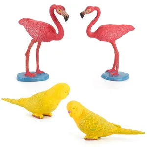 Modellini di uccelli in miniatura con fenicotteri rosa e parrocchetti verdi per decoro