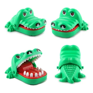 Jeu classique du crocodile qui mord les doigts montré sous différents angles de vue
