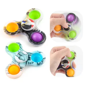 Fidget spinner met adelaar en vrijheidsbeeld print en drie kleurrijke siliconen bubbels