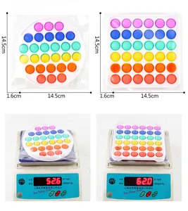 Detailansicht der Abmessungen von 14,5 cm und Gewichtsmaße für Regenbogen-Pop-it-Spielzeuge