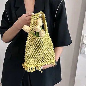 Bolso de mano de ganchillo amarillo hecho a mano con flecos para la playa y uso diario