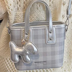 Borsa a Mano Piccola in Pelle PU a Scacchi Donna Moda Borsa a Tracolla Casual Tote Bag Con Ciondolo a Cane per Shopping
