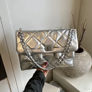 Women Quilted Shoulder Bag Glossy PU Leather Chain Crossbody Bag Large Capacity Luxury Style Messenger Bag For Daily Commuting