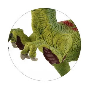 Détail d'une figurine de vélociraptor montrant la texture de la peau et ses griffes acérées