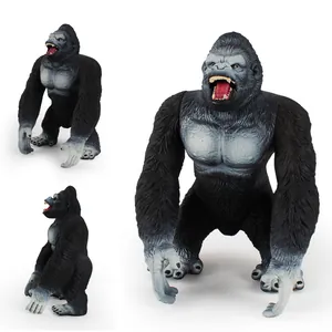 Action figure realistica di gorilla nero con trama muscolare ed espressione ruggente