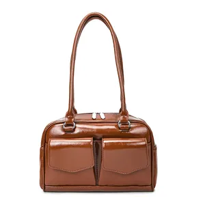 Braune Schultertasche aus Öl-Wachs-Leder mit doppelten Fronttaschen für Damen