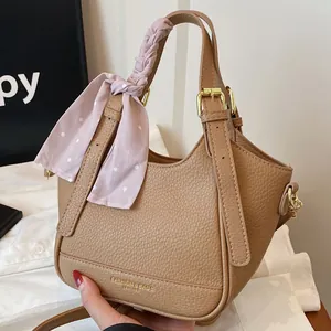 Sac Seau pour Femmes en Cuir PU à Motif Litchi Avec Foulard en Soie à Pois Sac à Main Tendance Bandoulière pour Quotidien