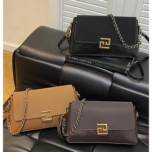 Retro Schultertasche für Damen mit goldener Schnalle und Kettengurt in drei Farben