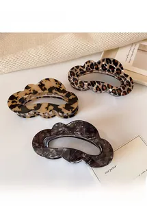 Three-piece set of leopard and marble print hair claws with elegant wavy cloud design