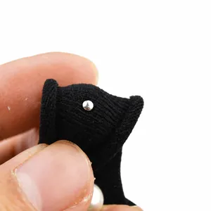 Elastico per capelli nero con perle rivettate per uno styling dei capelli resistente