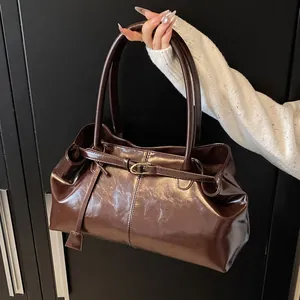 Γυναικεία Ρετρό Γυαλιστερή Τσάντα Tote από Δέρμα PU Μεγάλης Χωρητικότητας Τσάντα Ώμου Vintage Μονόχρωμη Καθημερινή Τσάντα Μόδας για Γραφείο