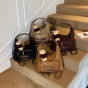 Bolsos tote grandes en cuatro colores retro con peluches de oso y detalles de bolsillos