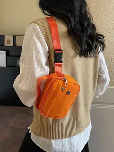Sac Bandoulière Mini en Nylon pour Femmes Poches Multiples pour Téléphone Avec Bandoulière Réglable Petit Sac Décontracté Couleur Unie