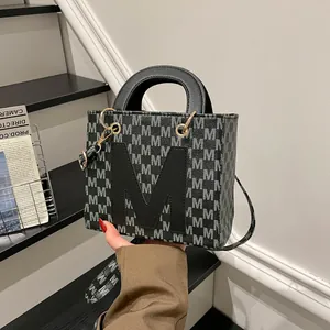 Βίντατζ Τσάντα Tote από Δέρμα PU Με Εκτύπωση Γράμματος M Για Γυναίκες Τσάντα Ώμου Με Αντίθεση Χρωμάτων Και Ρυθμιζόμενο Λουράκι