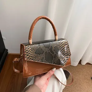Fashion Women Snake Pattern PU Leather Shoulder Bag Casual Asymmetric Flap Crossbody Bag Handbag With Gold Hardware Daily Bag