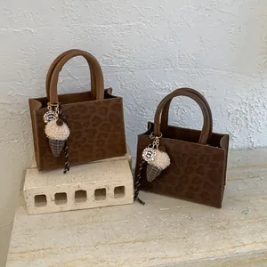 Damen Vintage Leopardenmuster PU Leder Handtasche Kleine Quadratische Umhängetasche Mit Eiscreme Plüsch Anhänger Retro Tägliche Henkeltasche