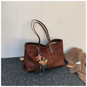 Large Capacity PU Suede Quilted Tote Bag For Women Vintage Commuting Spliced Single Shoulder Handbag With Pendant