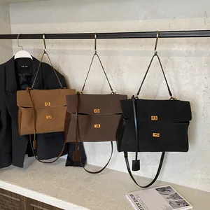 Women's Retro Large Capacity Tote Bag Quality PU Leather Underarm Shoulder Bag With Twin Twist Locks Office Commuting Fashion
