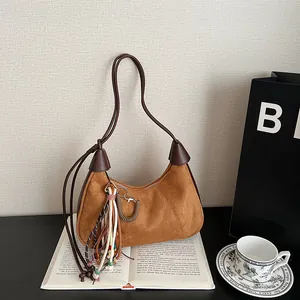 Sac Hobo en Suède Vintage pour Femmes Sac à Bandoulière Demi-lune Avec Gland Boho Charme de Perles Sac sous le Bras Décontracté Rétro