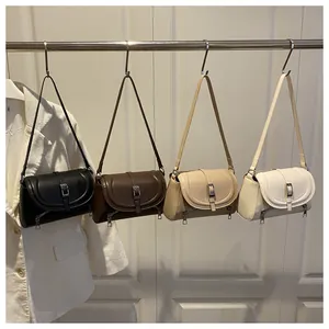 Collection de quatre sacs portés épaule vintage en cuir PU en noir, café, kaki et crème