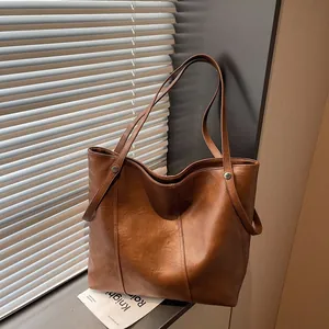 Women Minimalist PU Leather Large Capacity Tote Bag Retro Solid Color Shoulder Bag Rivets Office Commute Fashion Handbag