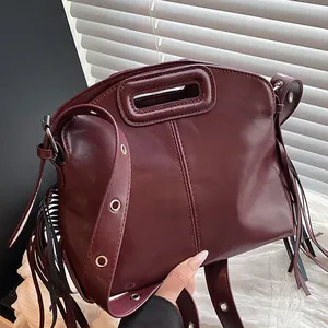 Borsa a Spalla da Donna Retro in Pelle PU con Nappa Minimalista Urbana Borsa a Tracolla Moda Casual Sottobraccio Gioielli