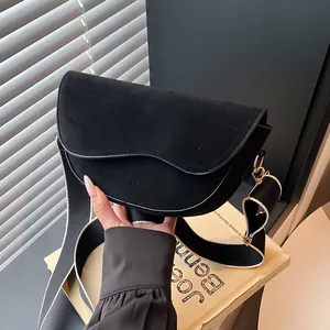 Damen Nischendesign Satteltasche Vintage Wildlederoptik Wellenklappe Umhängetasche Mit Breitem Gestreiftem Gurt Mode Schultertasche