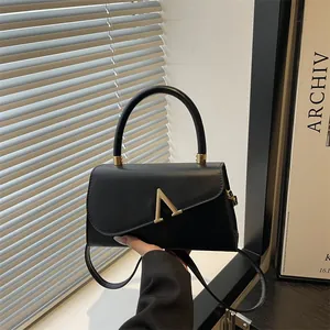 Fashion Women PU Leather Crossbody Bag With Golden V Buckle Minimalist Square Handbag For Wedding Party Banquet Daily Bag