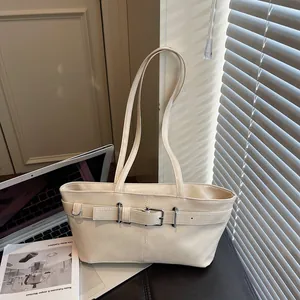 Sac Sous le Bras en Cuir PU Rétro pour Femmes Mode Boucle de Ceinture Grande Capacité Sac à Épaule Couleur Unie