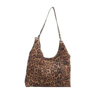Sac hobo vintage à imprimé léopard en velours avec anneau argenté et grande capacité