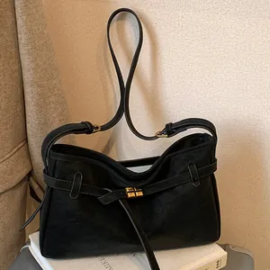 Large Capacity PU Leather Shoulder Bag For Women Retro Simple Crossbody Messenger Bag With Adjustable Strap Metal Buckle