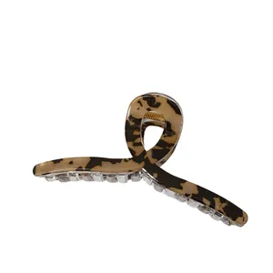 Pince à cheveux élégante motif léopard écaillé avec ressort doré de luxe