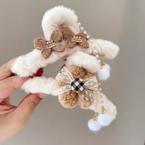 Pince à Cheveux Papillon en Peluche pour Femme Fourrure Synthétique Gland Doux Künstliche Perle Imitation Nœud Accessoires Cheveux Hiver