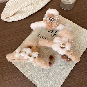 Pinces à cheveux en peluche avec papillon, fleurs et glands pour femmes, style hiver