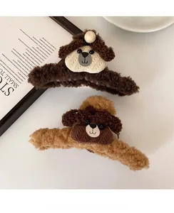 Détails de pinces à cheveux en peluche motif chien avec texture en fausse fourrure