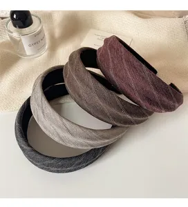 Détails de serre-têtes en tissu à chevrons texturé aux couleurs élégantes variées