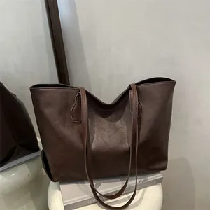 Deep brown retro leather tote bag with large capacity and slim double shoulder straps