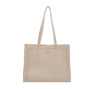Elegante bolso tote de cuero sintético beige con letras doradas y correas de hombro