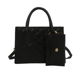Sac à main noir matelassé classique avec petit porte-monnaie assorti et métal doré